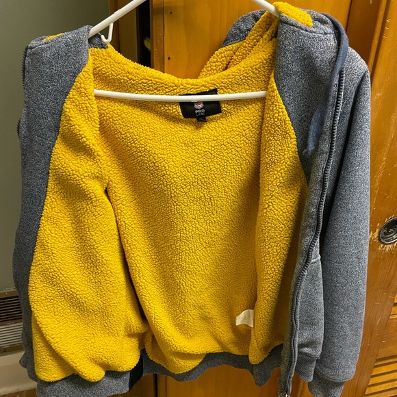 Women’s NFL Los Angeles Chargers Sherpa Lined Zip Front Pro Line Hoodie Sz Small - Picture 4 of 5